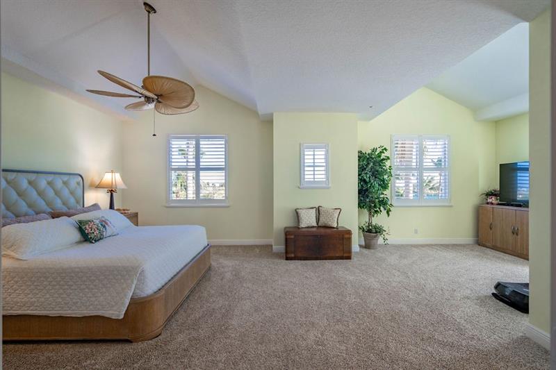 2825 Marina Circle Lighthouse Point FL 33064