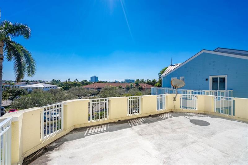 2825 Marina Circle Lighthouse Point FL 33064