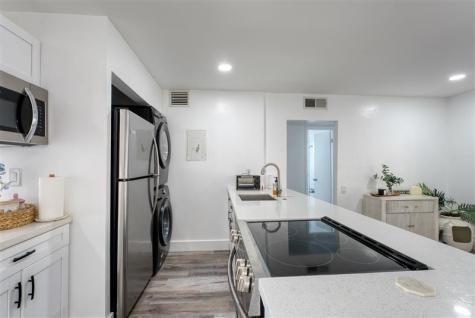5310 NE 6th Avenue Oakland Park FL 33334