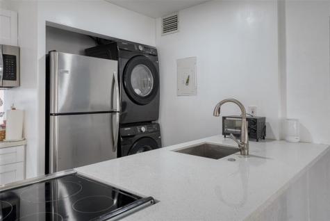 5310 NE 6th Avenue Oakland Park FL 33334