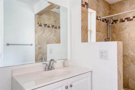 5310 NE 6th Avenue Oakland Park FL 33334