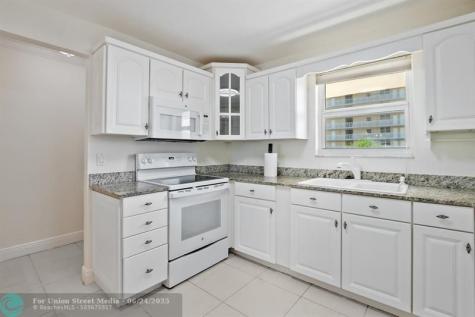 1051 Hillsboro Mile Hillsboro Beach FL 33062