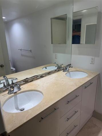 19428 NE 26th Avenue Miami FL 33180