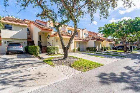 3351 Emerald Oaks Drive Hollywood FL 33021