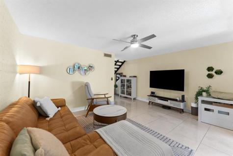 656 Kensington Place Fort Lauderdale FL 33305