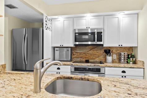 656 Kensington Place Fort Lauderdale FL 33305