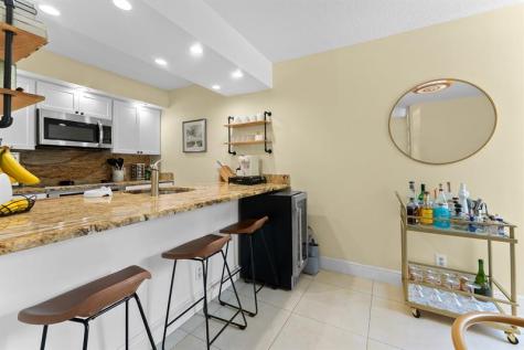 656 Kensington Place Fort Lauderdale FL 33305