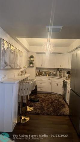 2425 Presidential Way West Palm Beach FL 33401