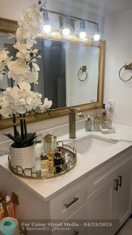 2425 Presidential Way West Palm Beach FL 33401