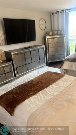 2425 Presidential Way West Palm Beach FL 33401