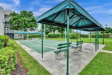 7715 Southampton Terrace Tamarac FL 33321