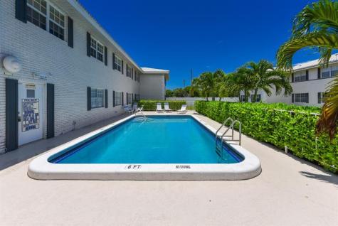 298 SW 6th Street Boca Raton FL 33432