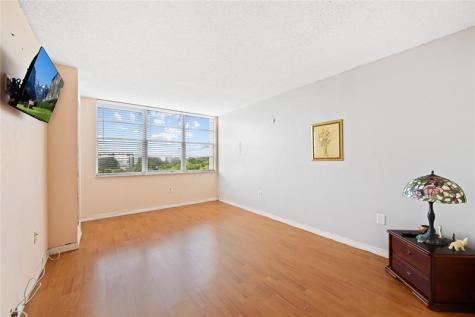 1400 Saint Charles Place Pembroke Pines FL 33026