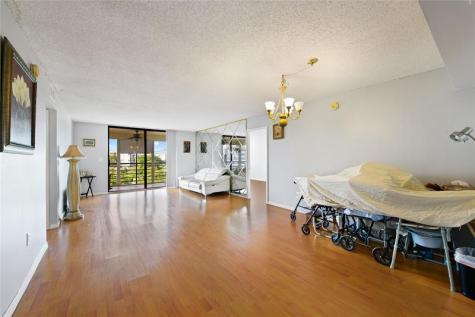1400 Saint Charles Place Pembroke Pines FL 33026