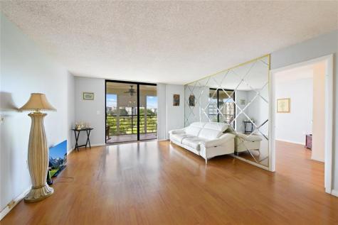 1400 Saint Charles Place Pembroke Pines FL 33026