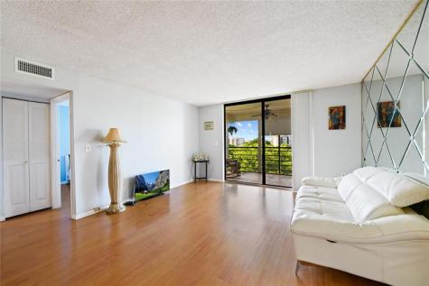 1400 Saint Charles Place Pembroke Pines FL 33026