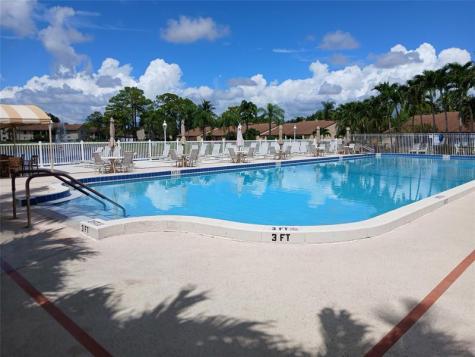 627 Sea Pine Way Greenacres FL 33415