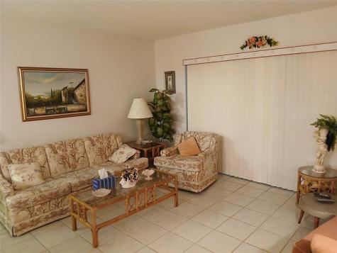627 Sea Pine Way Greenacres FL 33415
