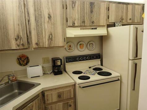 627 Sea Pine Way Greenacres FL 33415