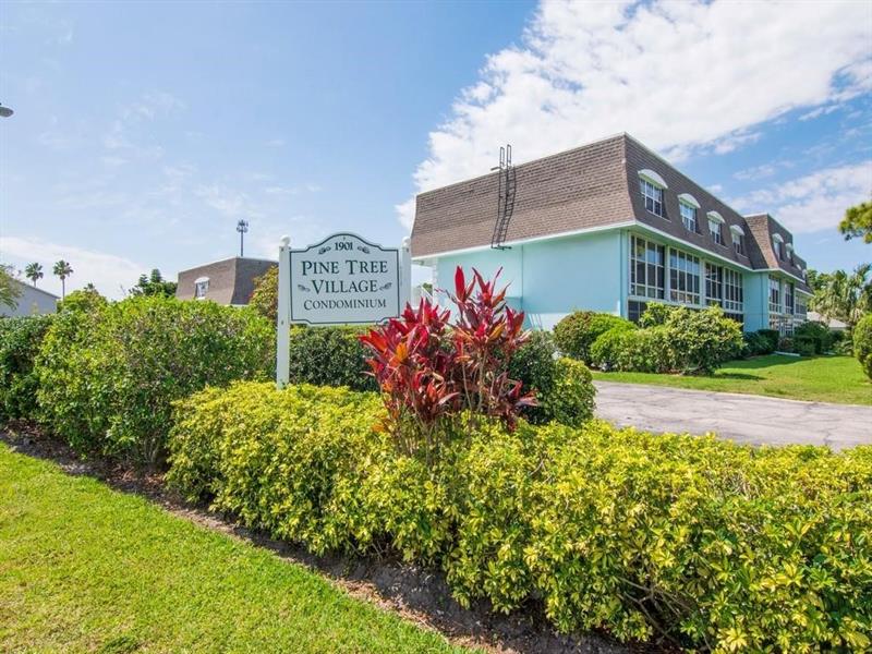 1901 Indian River Boulevard Vero Beach FL 32960