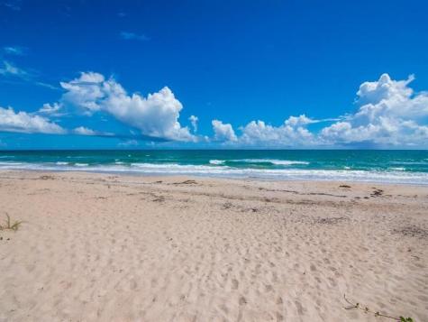 1901 Indian River Boulevard Vero Beach FL 32960
