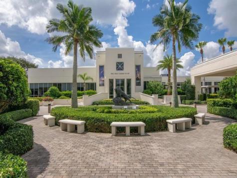 1901 Indian River Boulevard Vero Beach FL 32960