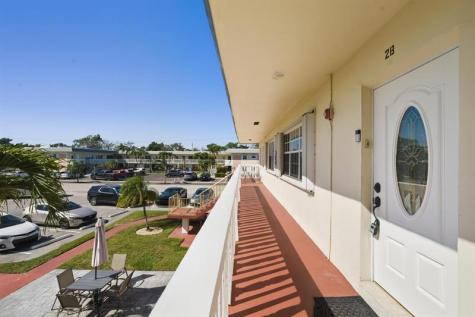 1455 N 12th Court Hollywood FL 33019