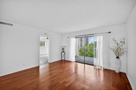 2112 S Cypress Bend Drive Pompano Beach FL 33069