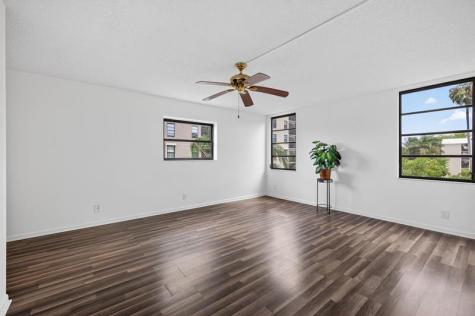 2112 S Cypress Bend Drive Pompano Beach FL 33069