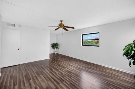 2112 S Cypress Bend Drive Pompano Beach FL 33069