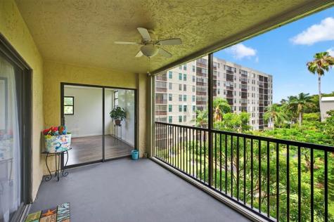 2112 S Cypress Bend Drive Pompano Beach FL 33069