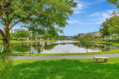 2112 S Cypress Bend Drive Pompano Beach FL 33069