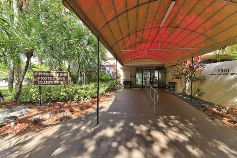 2112 S Cypress Bend Drive Pompano Beach FL 33069