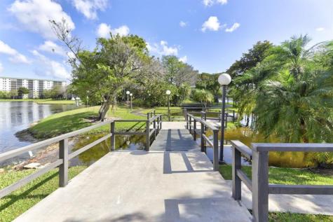 2112 S Cypress Bend Drive Pompano Beach FL 33069
