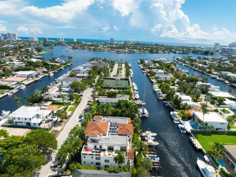 1532 SE 12th Street Fort Lauderdale FL 33316