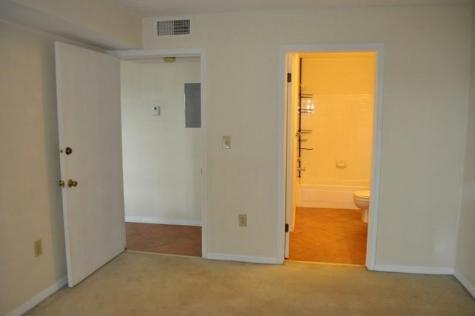 2465 NW 33rd Street Oakland Park FL 33309