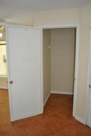 2465 NW 33rd Street Oakland Park FL 33309