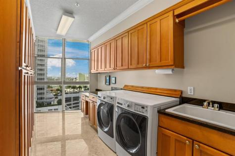 111 SE 8th Avenue Fort Lauderdale FL 33301