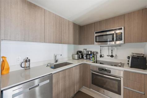 1600 SW 1st Avenue Miami FL 33129