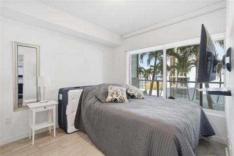 1600 SW 1st Avenue Miami FL 33129