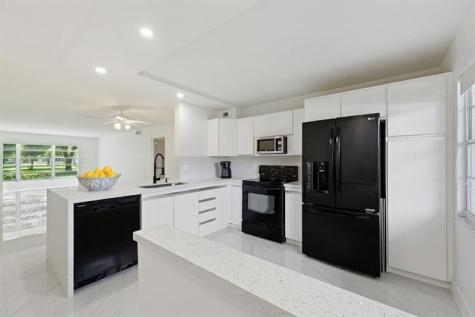 2202 Lucaya Bend Coconut Creek FL 33066