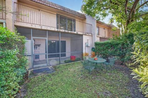 16 Toledo Court Davie FL 33324