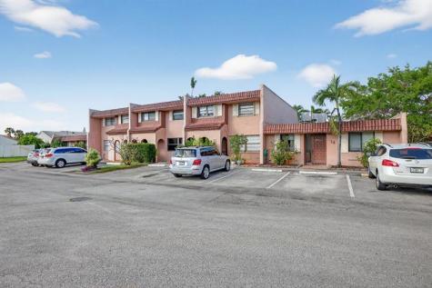 16 Toledo Court Davie FL 33324
