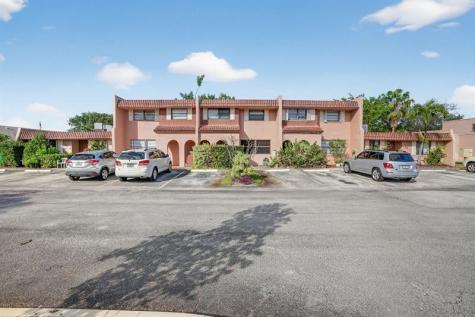 16 Toledo Court Davie FL 33324