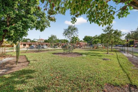 16 Toledo Court Davie FL 33324