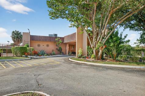 16 Toledo Court Davie FL 33324