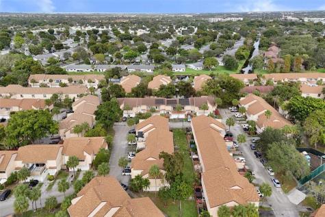 8226 NW 8th Place Fort Lauderdale FL 33324