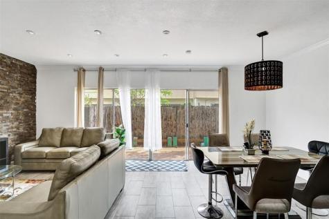 8226 NW 8th Place Fort Lauderdale FL 33324