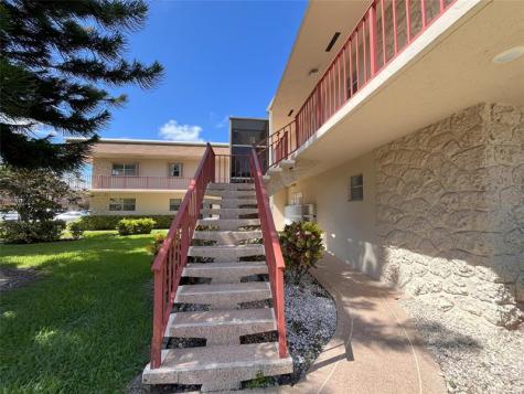 212 Oxford 400 West Palm Beach FL 33417