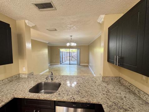 223 E Palm Circle E Pembroke Pines FL 33025